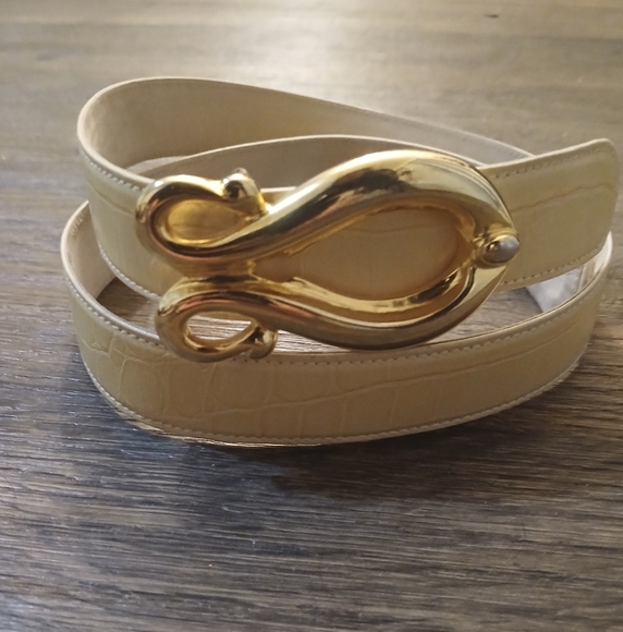 Vintage Escada Gold Buckle Exotic Belt. Made in Italy - Picture 7 of 16